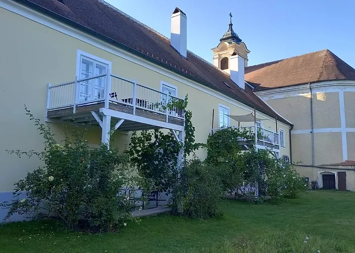 Pfarrschloessl Sallapulka * Purgstall (Lower Austria)